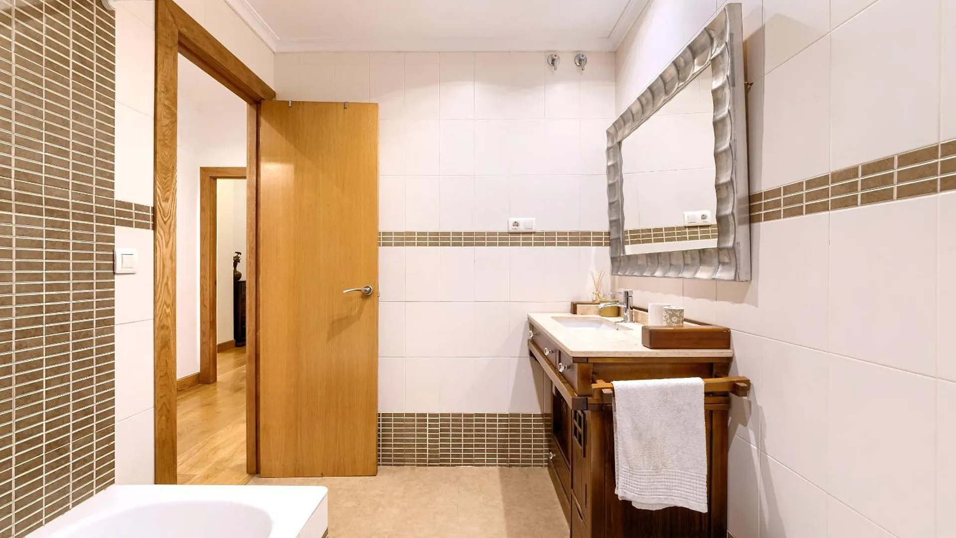 Apartamento Vivienda Turistica Acogedora Y Elegante En Irala Bilbao