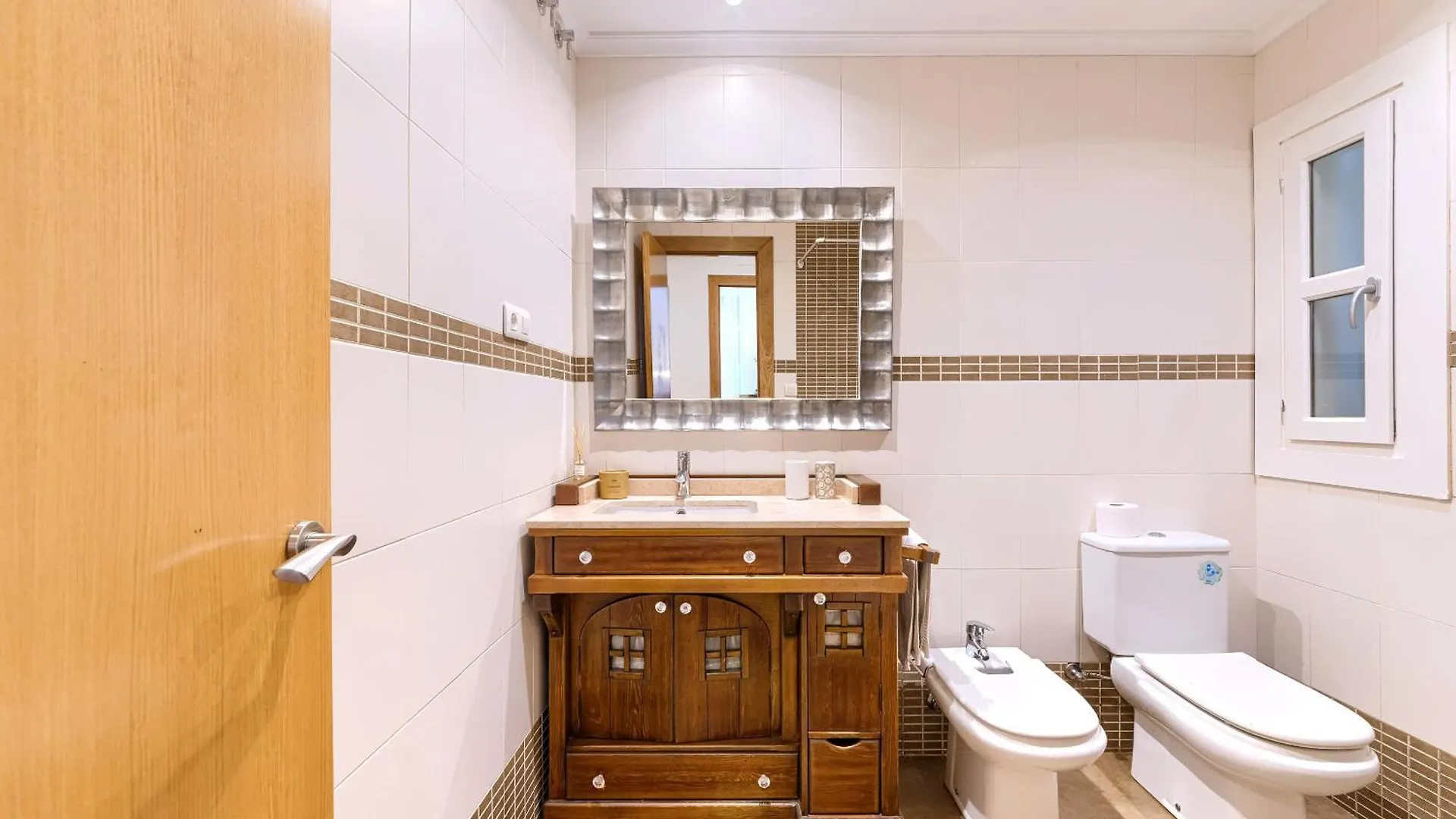Apartamento Vivienda Turistica Acogedora Y Elegante En Irala Bilbao